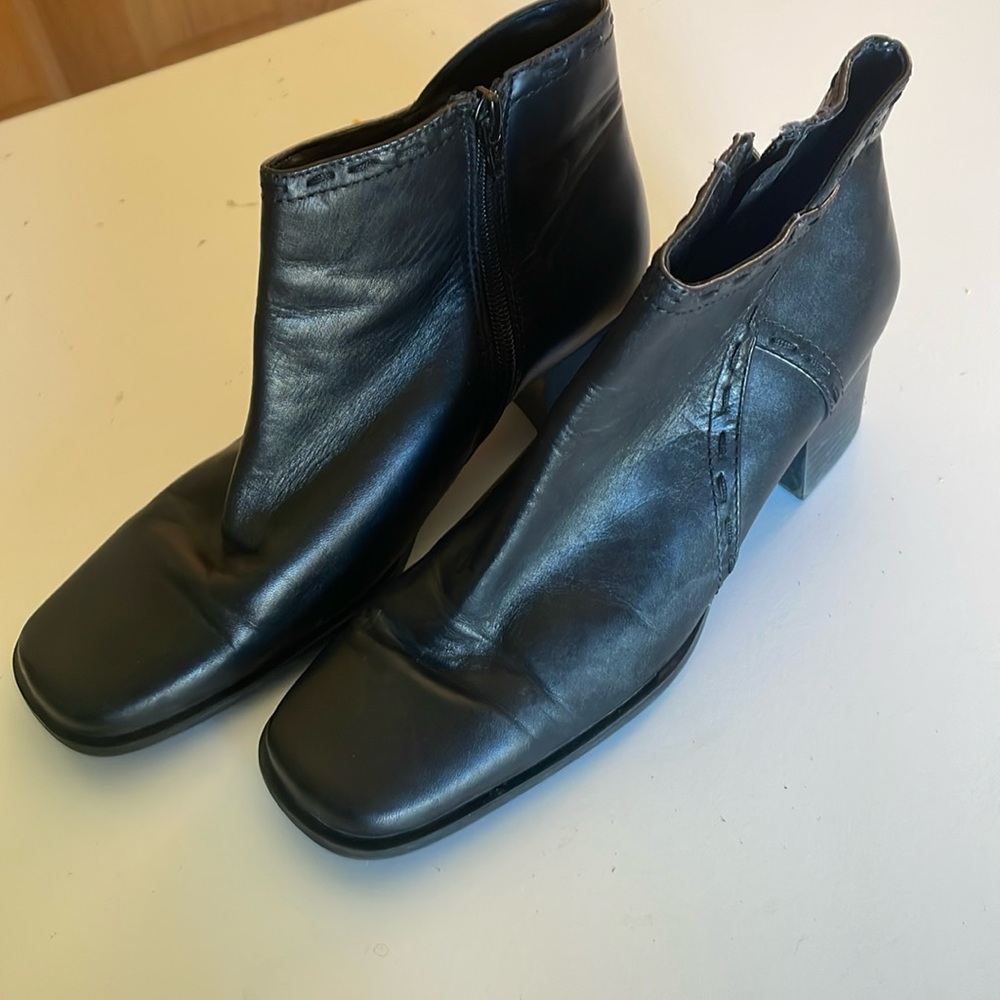 Brand Craft & Barrow Size 9W black Style Monique